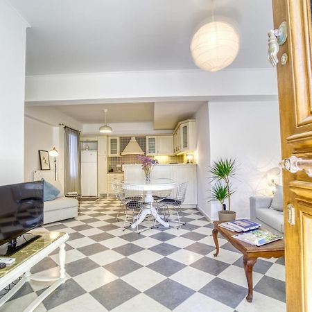 Stylish, Cozy 2-Bdr Flat In Andros Town By Explore Andros Esterno foto