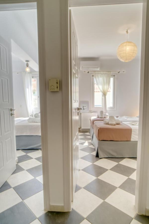 Stylish, Cozy 2-Bdr Flat In Andros Town By Explore Andros Esterno foto